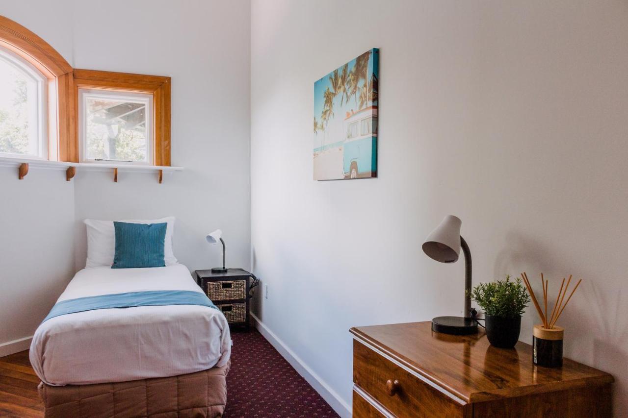 The Esplanade Motel Dunedin Bagian luar foto